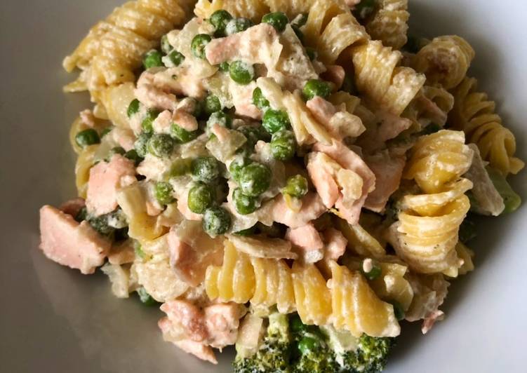 Recipe of Quick Healthy 15 minute Salmon pasta