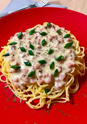 Tejszínes-fokhagymás-sonkás tészta gluténmentesen recept fotója