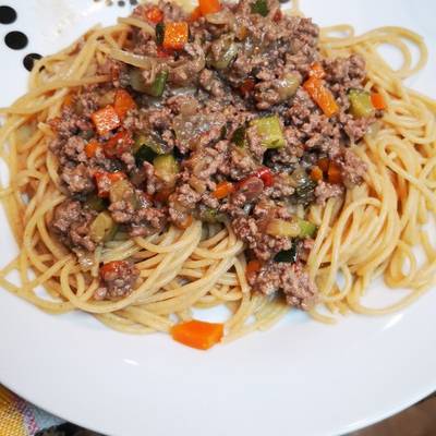 Espaguetis boloñesa sin tomate Receta de Sara Carvalho- Cookpad