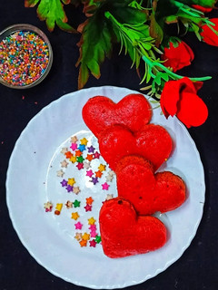 हार्ट शेप पैनकेक (heart shape pancake recipe in Hindi) रेसिपी मुख्य फोटो