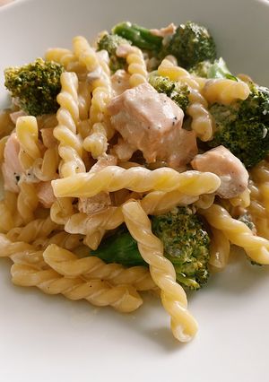 A picture of Creamy salmon pasta with Broccoli 🥦.