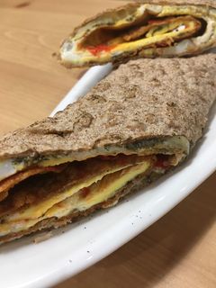 صورة لوصفة بيض بخبز النخاله بطريقه مبتكره👍صحي