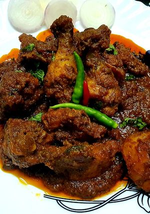 A picture of Golbari Style Chicken Kala Bhuna.
