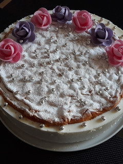 Tejszínes torta (Käse-Sahne-Torte) recept fotója