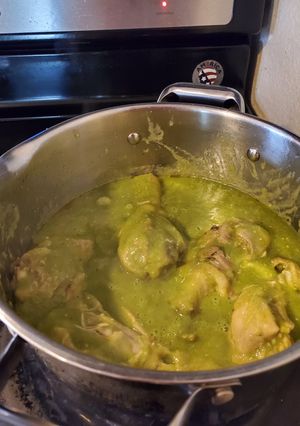 Una foto de Piernitas de pollo en salsa verde