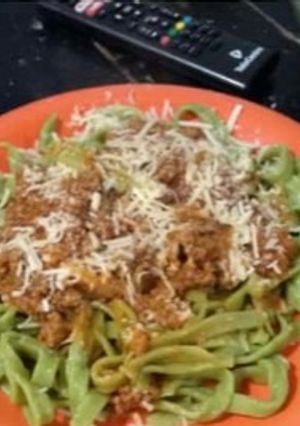 Una foto de Fideos caseros de acelga