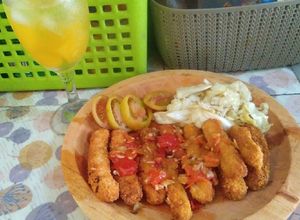 Foto resep Nugget geprek + es buah carica