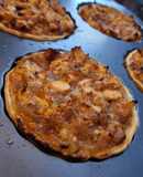 Mini tarta de tinga de pollo y panceta