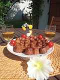 Mini cannelés beaufort tapenade et chorizo