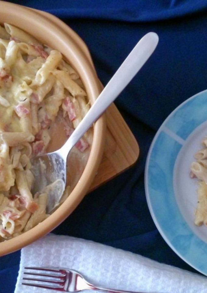 Una foto de Macarrones con queso y bacon