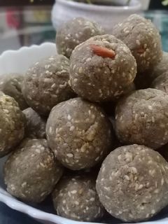 बाजरे के लड्डू (Bajre ke Laddu Recipe in Hindi) रेसिपी मुख्य फोटो