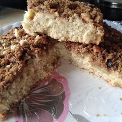 A picture of Apple streusal cake#Christmasbakingcontest#authorsmarathon.