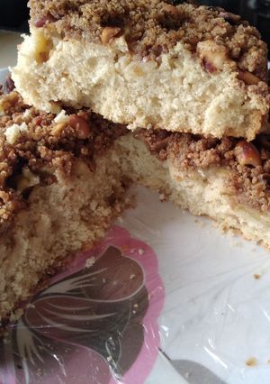 A picture of Apple streusal cake#Christmasbakingcontest#authorsmarathon.