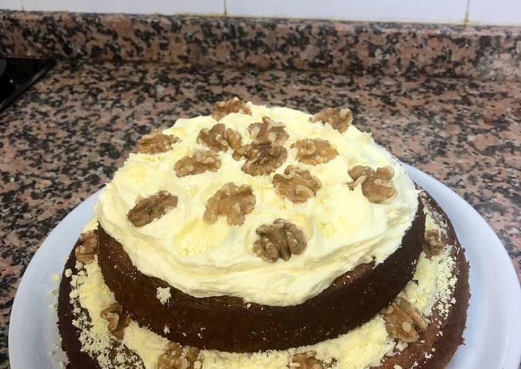 Carrot cake con frosting de chocolate blanco