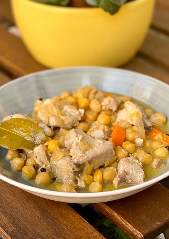Una foto de Garbanzos en escabeche con bonito