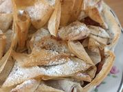 Une photo de pommes fruits air fryer