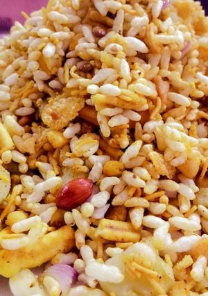 A picture of Bhel puri.