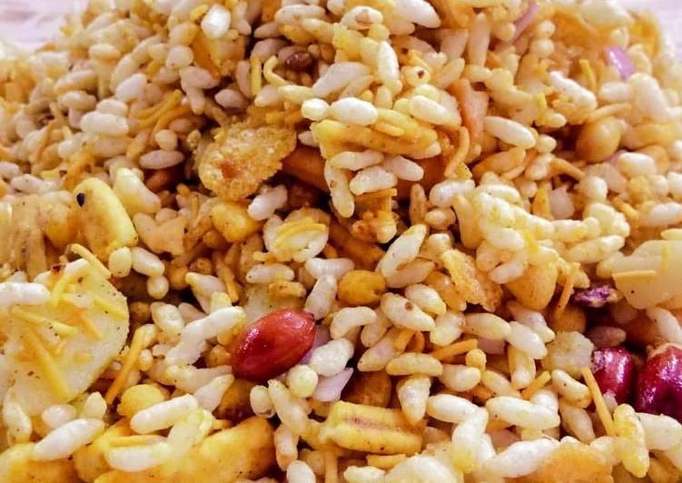 Steps to Prepare Speedy Bhel puri