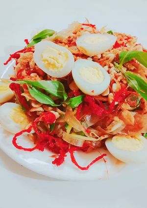 Hình của món Bánh tráng trộn chua ngọt.