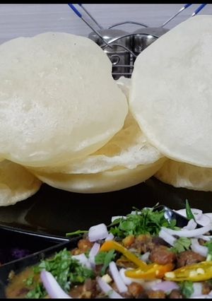 लूची पूरी रेसिपी मुख्य फोटो