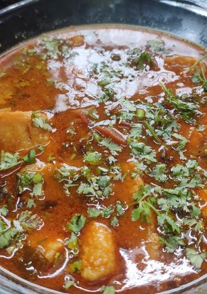A picture of Gatte ki sabzi.