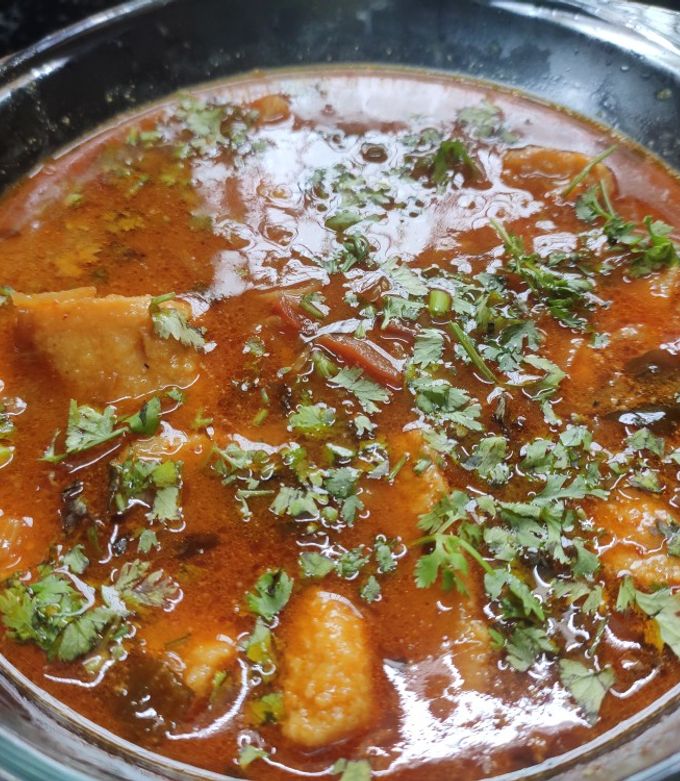 A picture of Gatte ki sabzi.