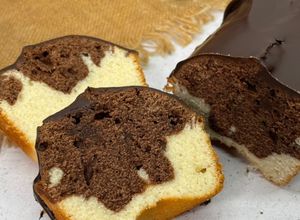 Una foto de Budín marmolado fácil