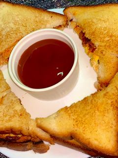 எக் (முட்டை) ரோஸ்ட் சாண்ட்விச் (Egg roast sandwich recipe in tamil) செய்முறை முக்கிய புகைப்படம்