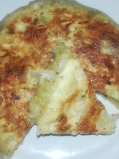 Una foto de Patatas en tortilla, gota de aceite, (sin freír)