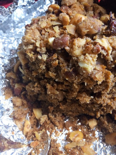 A picture of Nut cake.