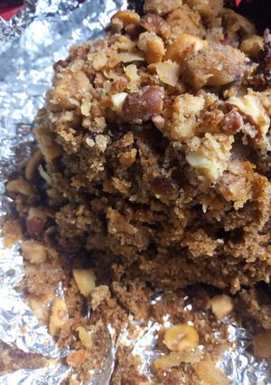 A picture of Nut cake.