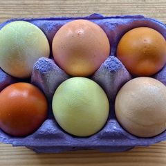 A picture of Colourful Easter eggs (bunte Ostereier).