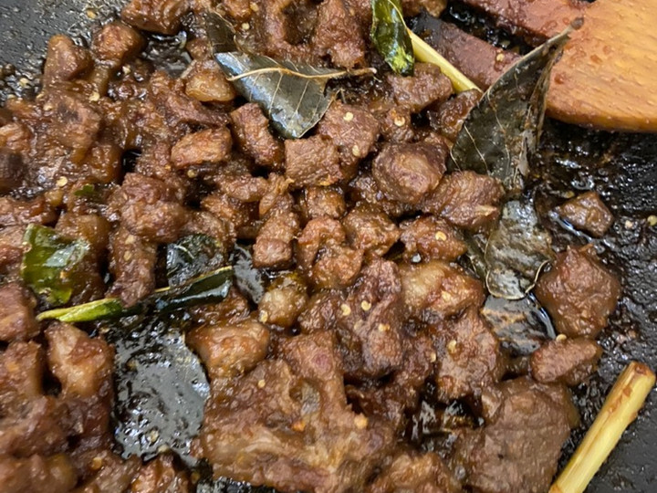 Cara Gampang Menyiapkan Oseng Daging Mercon Ekonomis