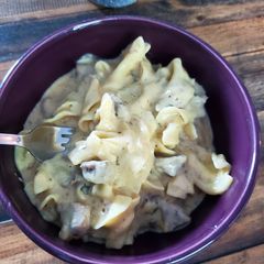 A picture of Cheesy Beef Stroganoff.