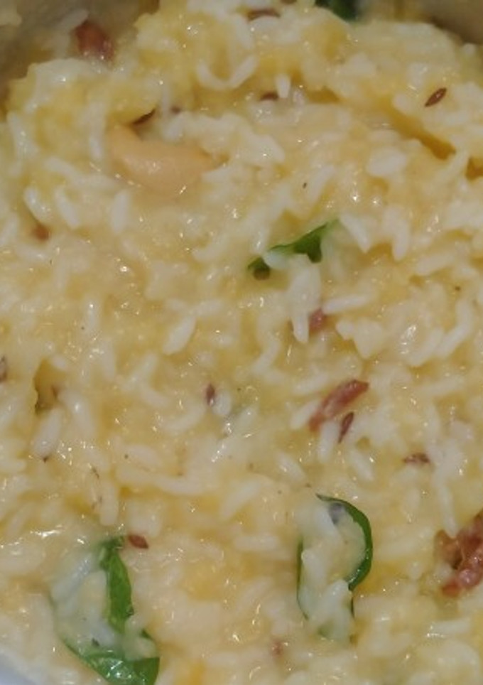 A picture of Ven Pongal.