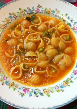 Una foto de Sopa de caracoles con verduras ©