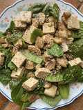 Insalata di tofu, spinacino e funghi