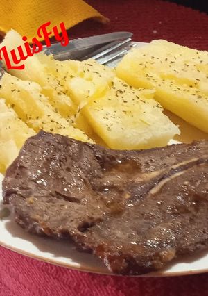 Una foto de Chuleta de res al horno... LuisFy