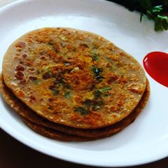 A picture of Gobi paratha.
