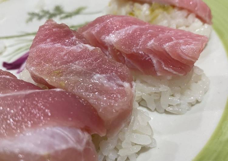 Nigiri Toro Maguro Sushi + video