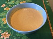 Une photo de sauce ciboulette ail