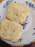 Knoblauchbrot mit Mozzarella
