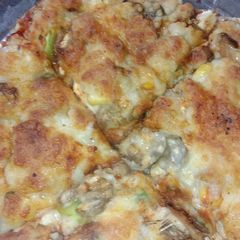 Mushroom peri peri pizza A picture of Mushroom peri peri pizza.