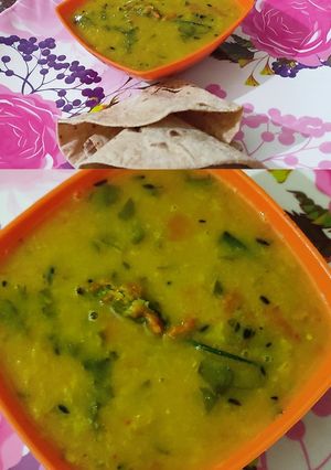 अरहर की दाल पालक के साथ (arhar ki dal palak ke sath recipe in Hindi) रेसिपी मुख्य फोटो