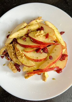 A picture of Healthy Fruit & Nuts Salad.