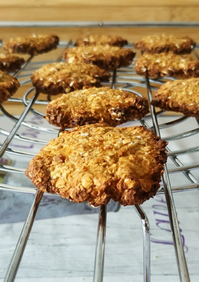Una foto de Galletas "fit" de avena y manzana (sin azúcar)