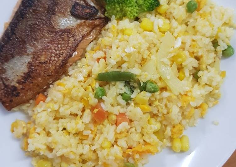 Tutorial memasak Garlic butter rice with fried salmon legit