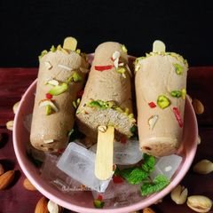 A picture of Masala chai kulfi.