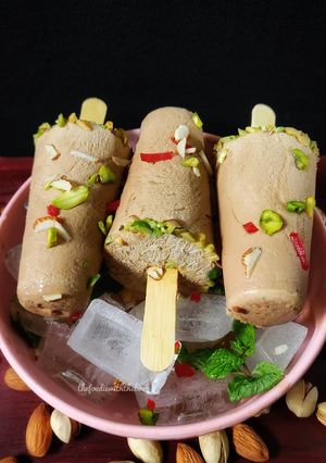 A picture of Masala chai kulfi.