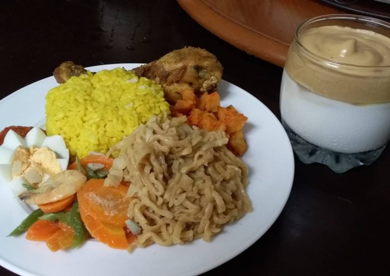 Mie Goreng pelengkap Nasi Kuning Ala Saya